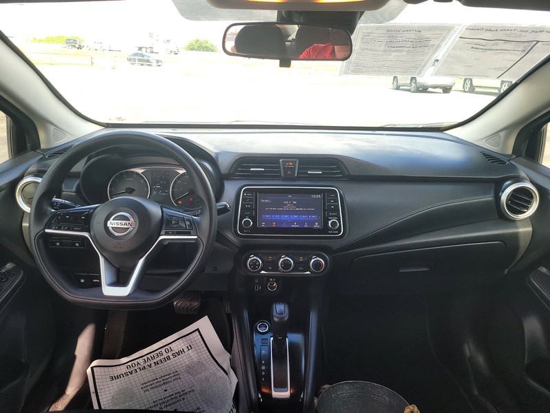 Nissan Versa Sedan Vehicle Full-screen Gallery Image 16