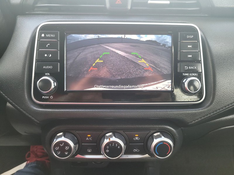 Nissan Versa Sedan Vehicle Full-screen Gallery Image 17