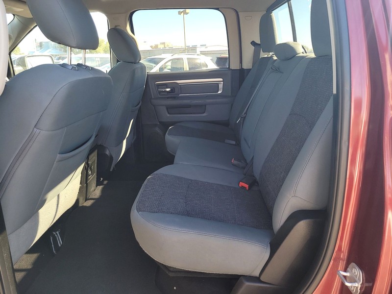 Ram 1500 Classic Vehicle Full-screen Gallery Image 9