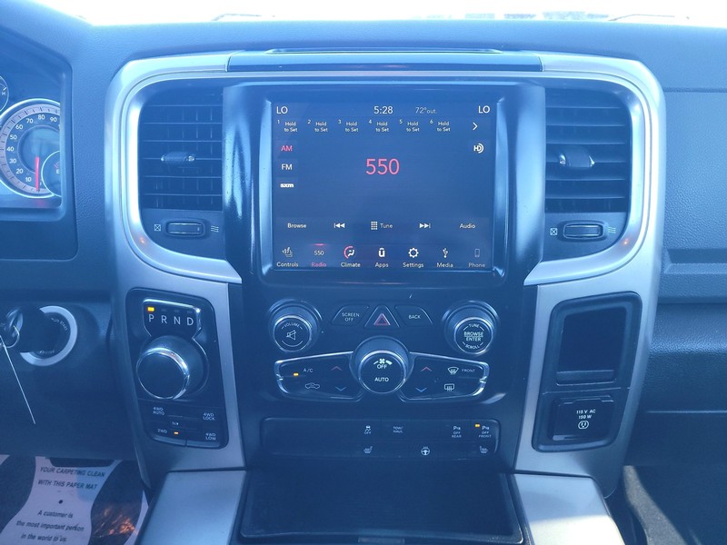 Ram 1500 Classic Vehicle Full-screen Gallery Image 10