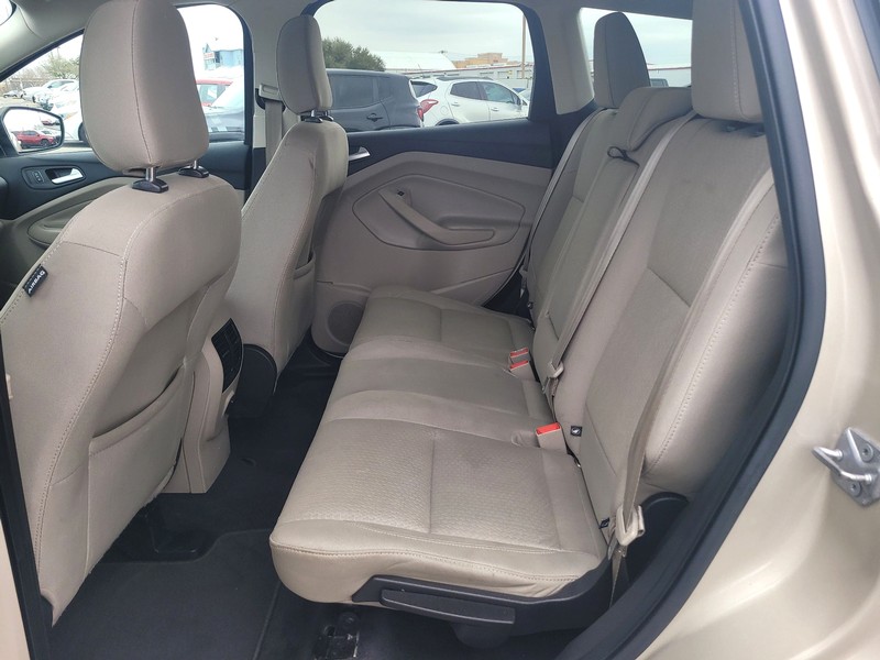 Ford Escape Vehicle Full-screen Gallery Image 10