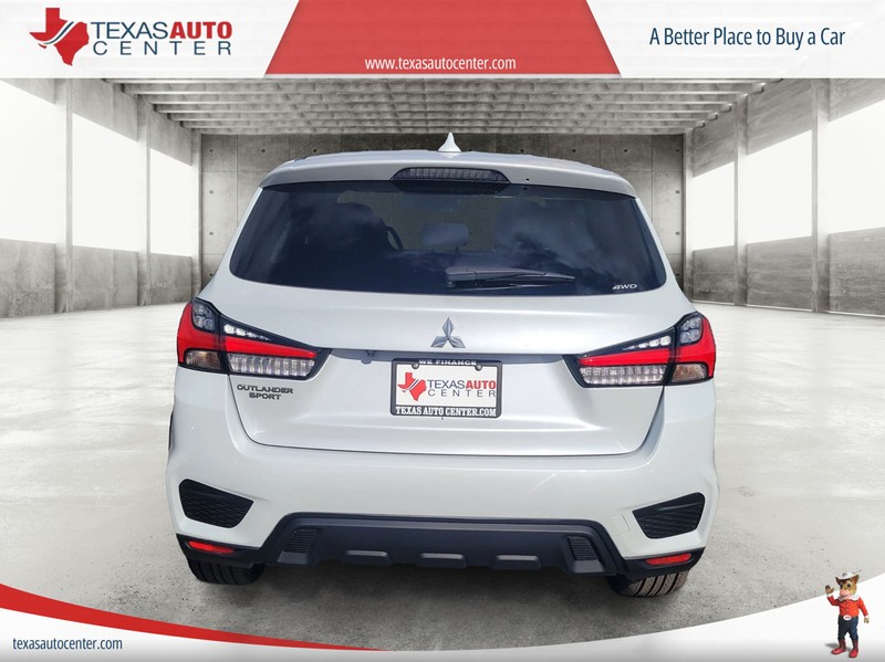 Mitsubishi Outlander Sport Vehicle Full-screen Gallery Image 6