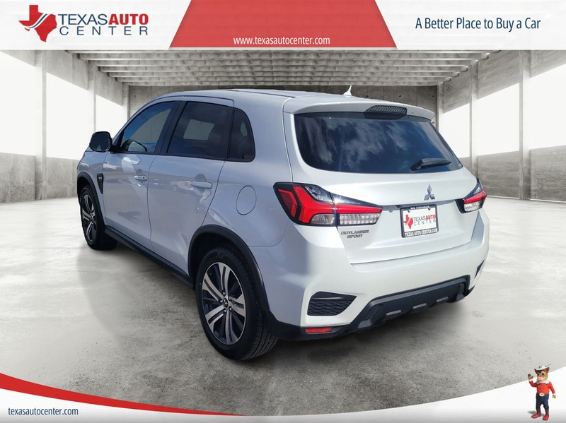 Mitsubishi Outlander Sport Vehicle Full-screen Gallery Image 8