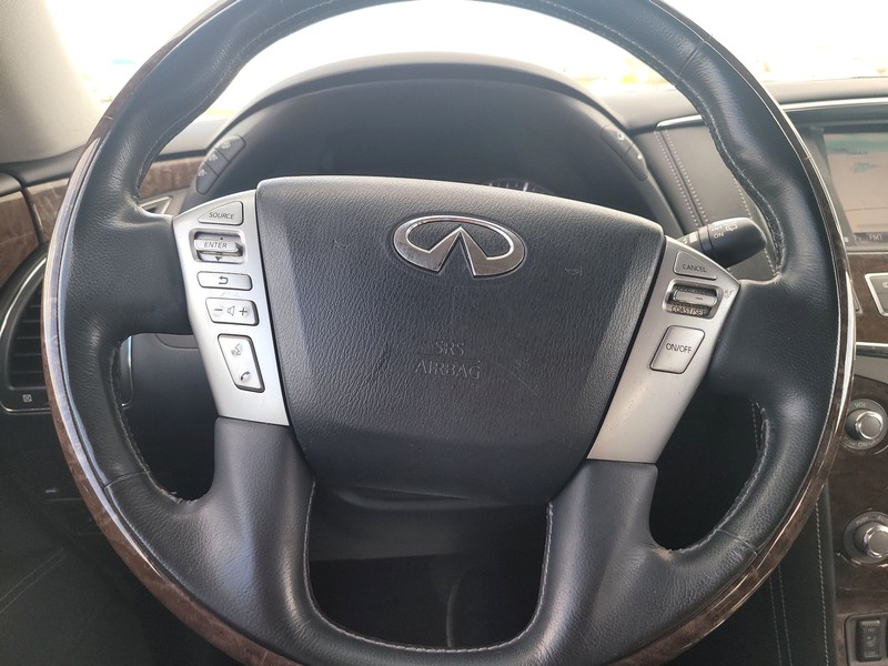 INFINITI QX80 Vehicle Full-screen Gallery Image 14