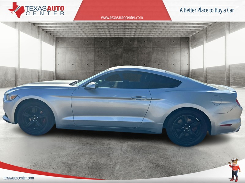 Ford Mustang Vehicle Full-screen Gallery Image 5