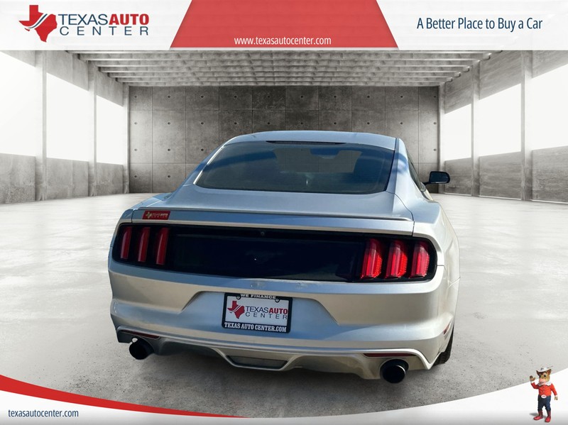 Ford Mustang Vehicle Full-screen Gallery Image 6