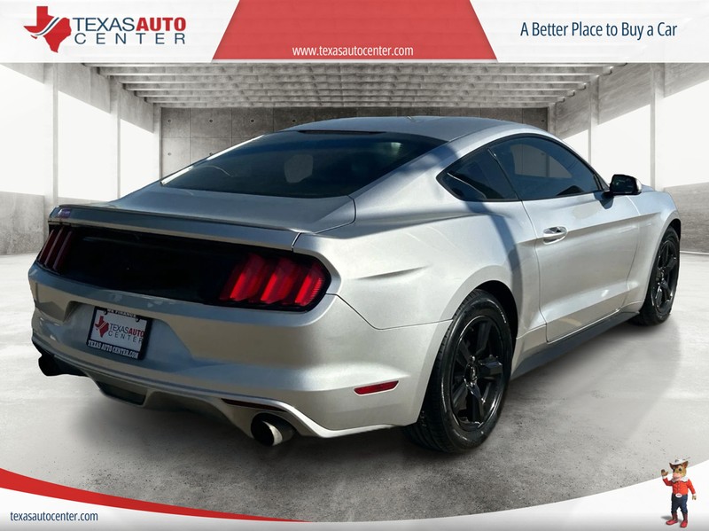 Ford Mustang Vehicle Full-screen Gallery Image 7