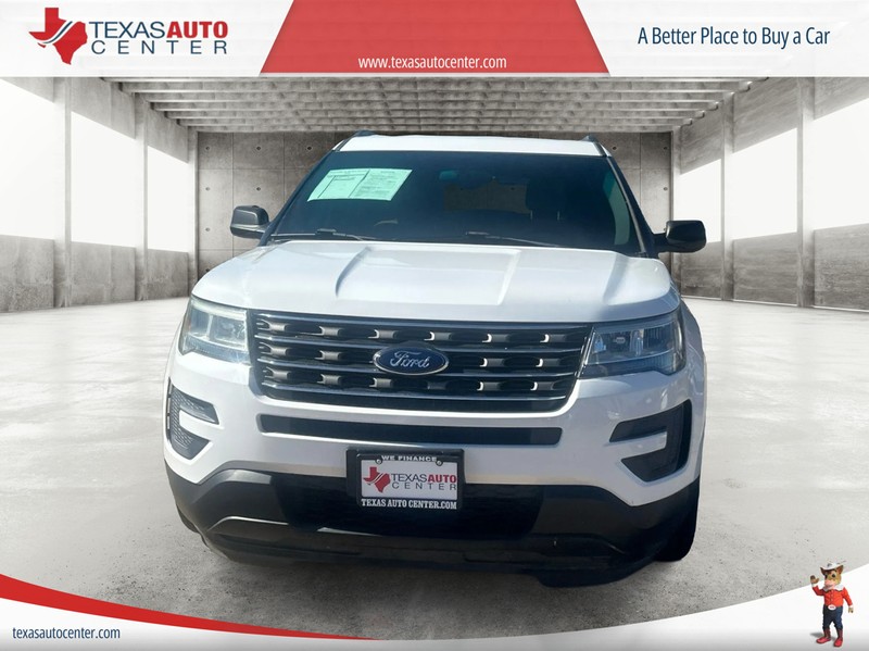 Ford Explorer Vehicle Full-screen Gallery Image 3