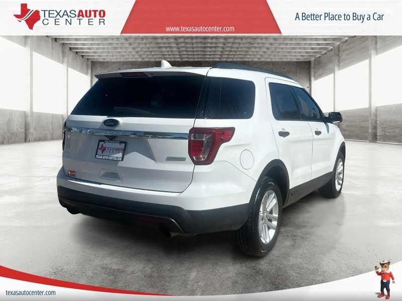 Ford Explorer Vehicle Full-screen Gallery Image 7