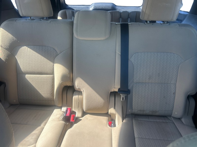 Ford Explorer Vehicle Full-screen Gallery Image 13