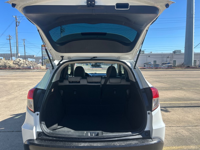 Honda HR-V Vehicle Full-screen Gallery Image 11