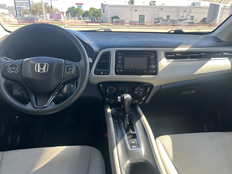 Honda HR-V Vehicle Full-screen Gallery Image 12