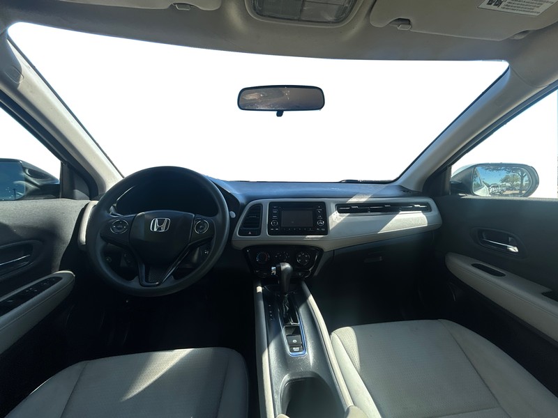 Honda HR-V Vehicle Full-screen Gallery Image 15