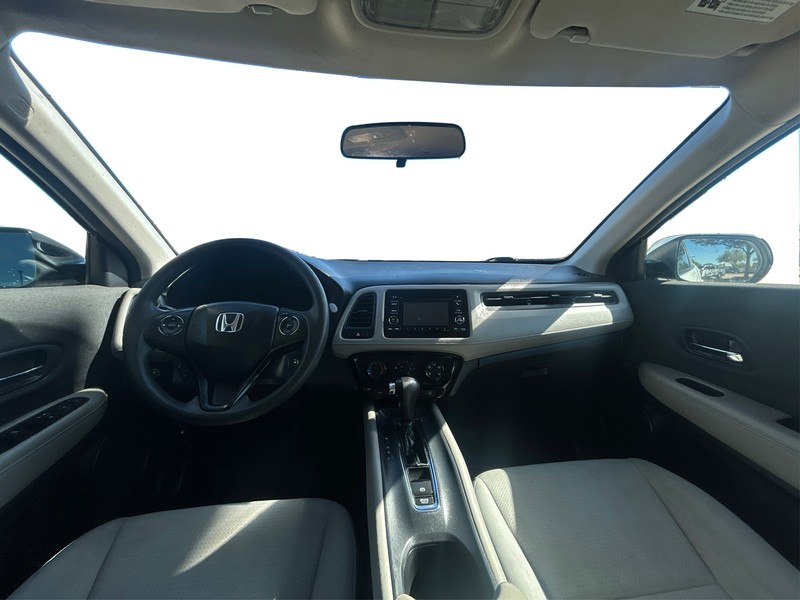 Honda HR-V Vehicle Full-screen Gallery Image 16