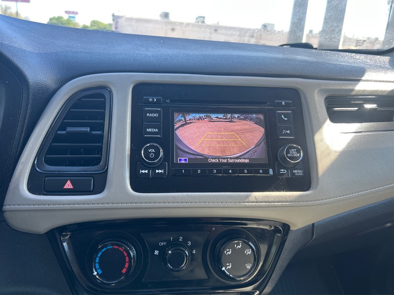 Honda HR-V Vehicle Full-screen Gallery Image 17