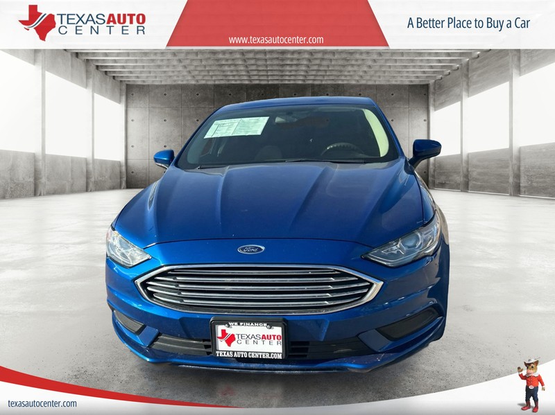Ford Fusion Vehicle Full-screen Gallery Image 3