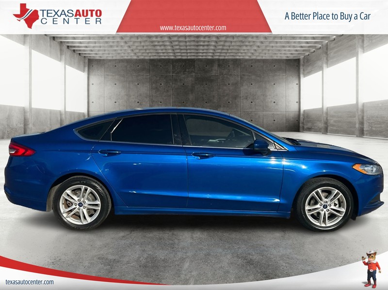 Ford Fusion Vehicle Full-screen Gallery Image 4