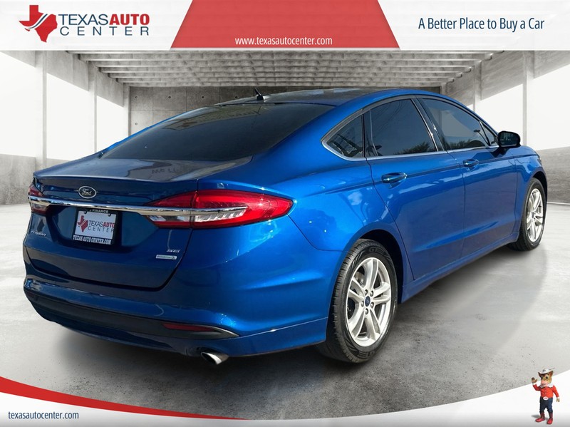 Ford Fusion Vehicle Full-screen Gallery Image 6