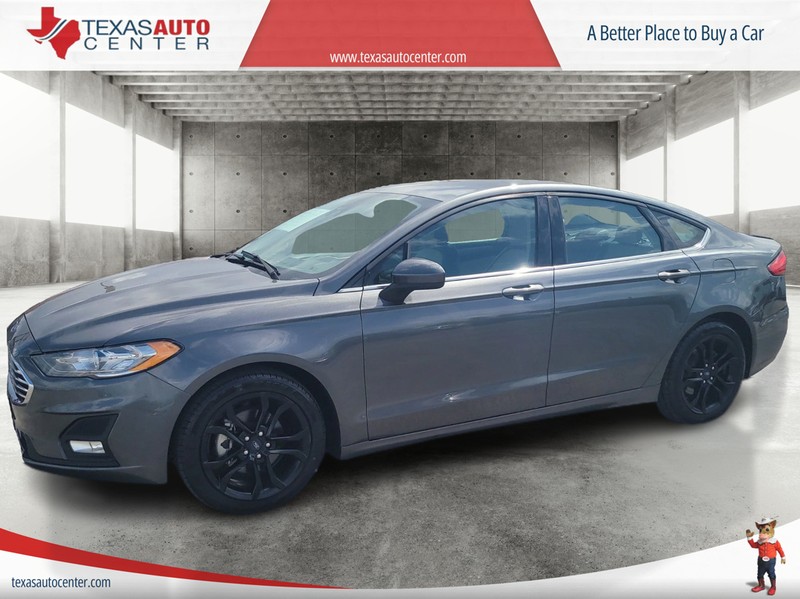 Ford Fusion Vehicle Full-screen Gallery Image 3