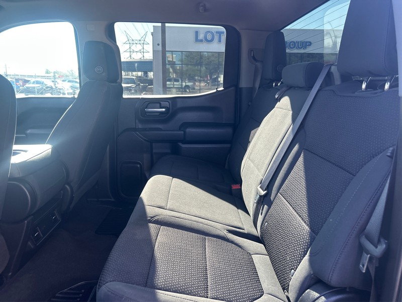 Chevrolet Silverado 1500 Vehicle Full-screen Gallery Image 10