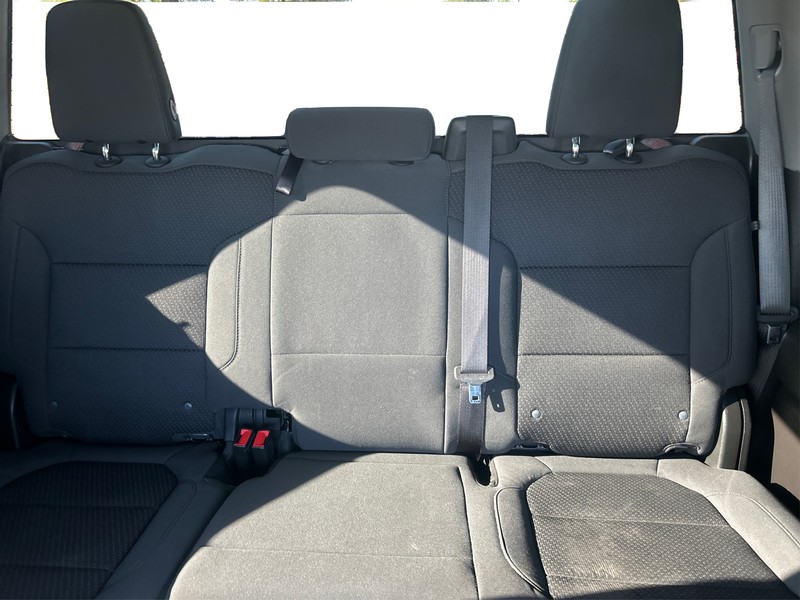 Chevrolet Silverado 1500 Vehicle Full-screen Gallery Image 13