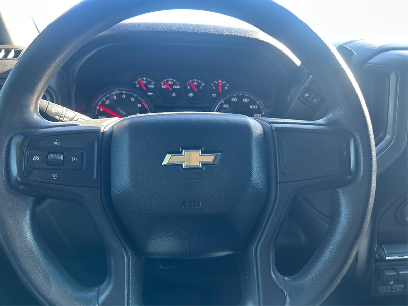 Chevrolet Silverado 1500 Vehicle Full-screen Gallery Image 14