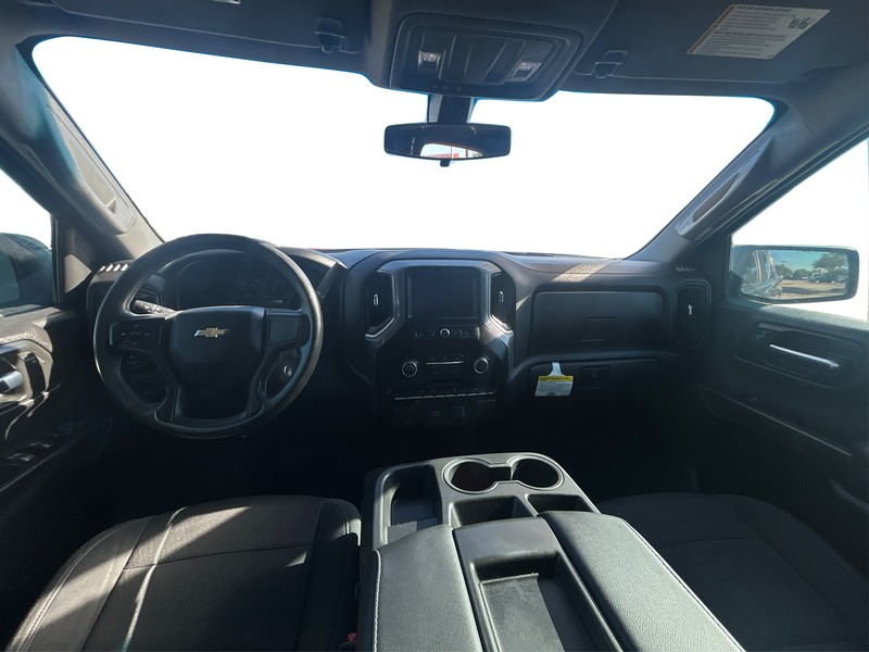 Chevrolet Silverado 1500 Vehicle Full-screen Gallery Image 16