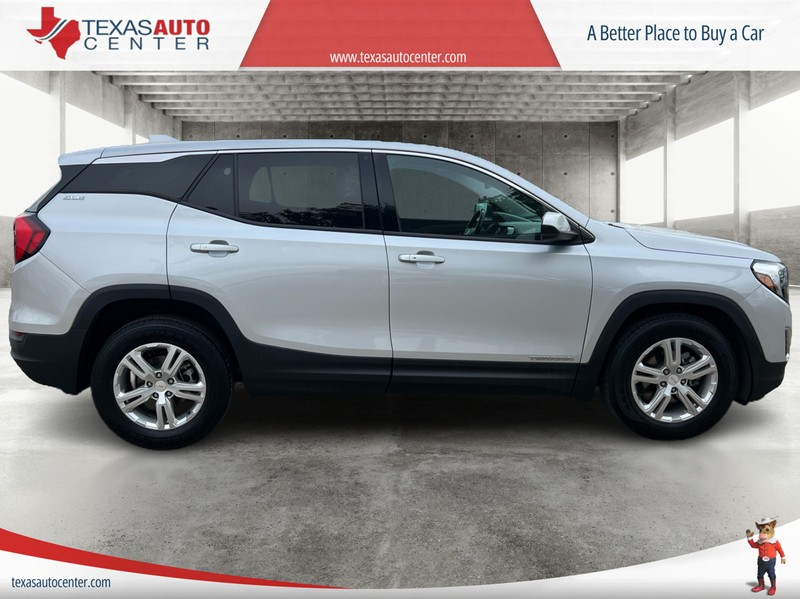 GMC Terrain Vehicle Full-screen Gallery Image 4