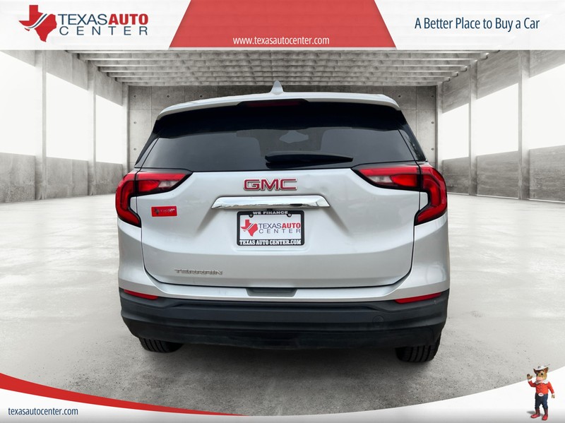 GMC Terrain Vehicle Full-screen Gallery Image 5