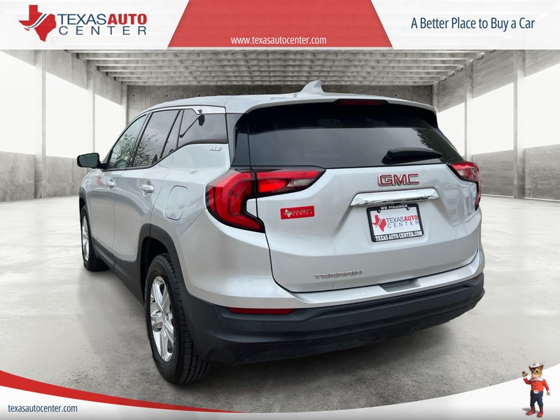 GMC Terrain Vehicle Full-screen Gallery Image 7