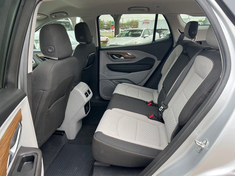 GMC Terrain Vehicle Full-screen Gallery Image 9