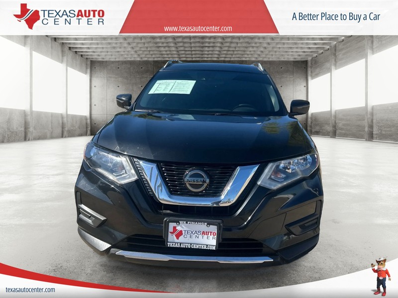 Nissan Rogue Vehicle Full-screen Gallery Image 3