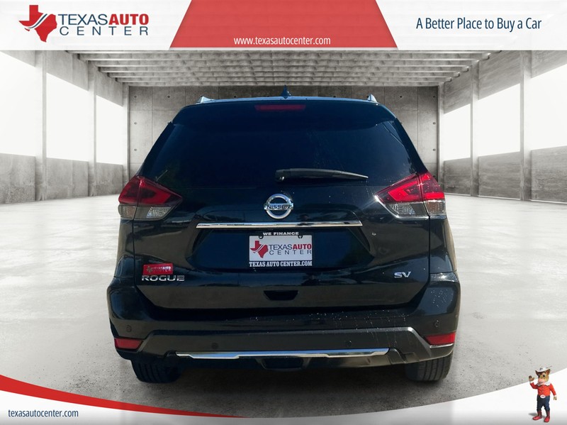 Nissan Rogue Vehicle Full-screen Gallery Image 6