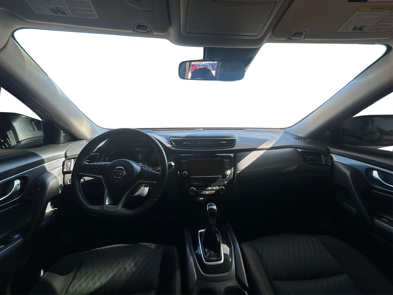 Nissan Rogue Vehicle Full-screen Gallery Image 16