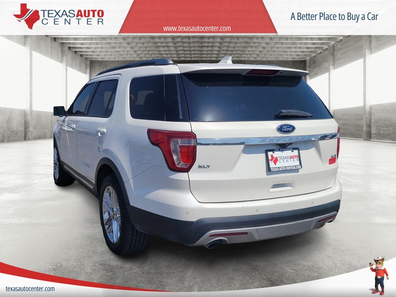 Ford Explorer Vehicle Full-screen Gallery Image 8