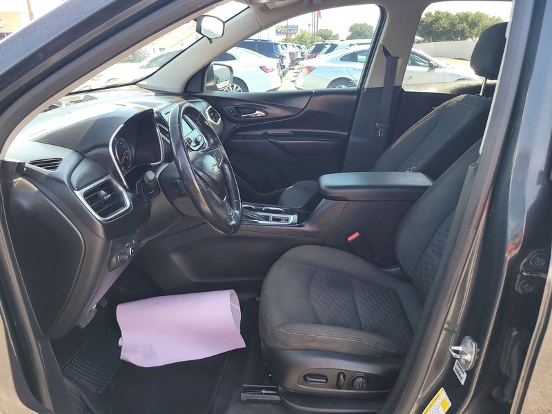 Chevrolet Equinox Vehicle Full-screen Gallery Image 9