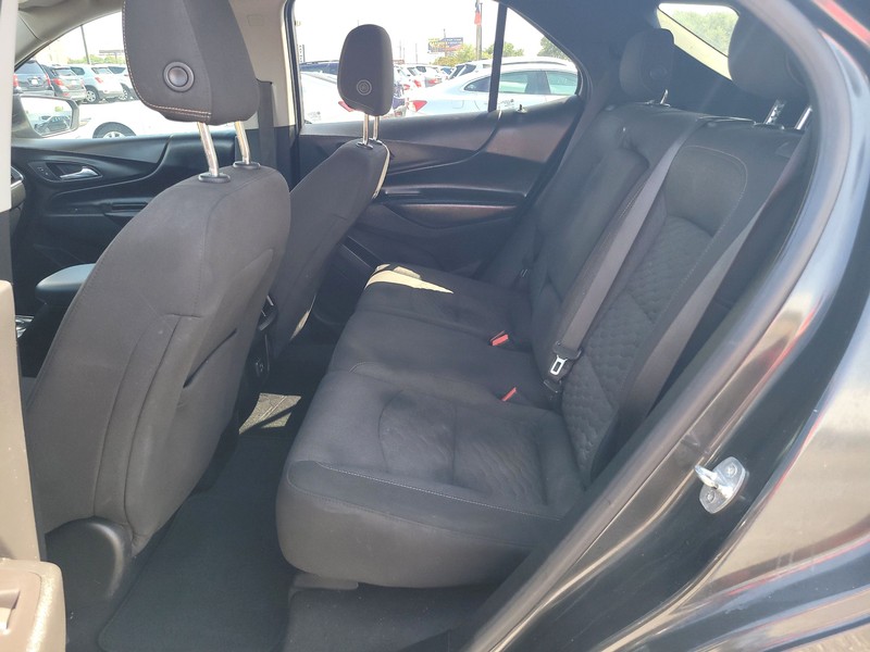 Chevrolet Equinox Vehicle Full-screen Gallery Image 10