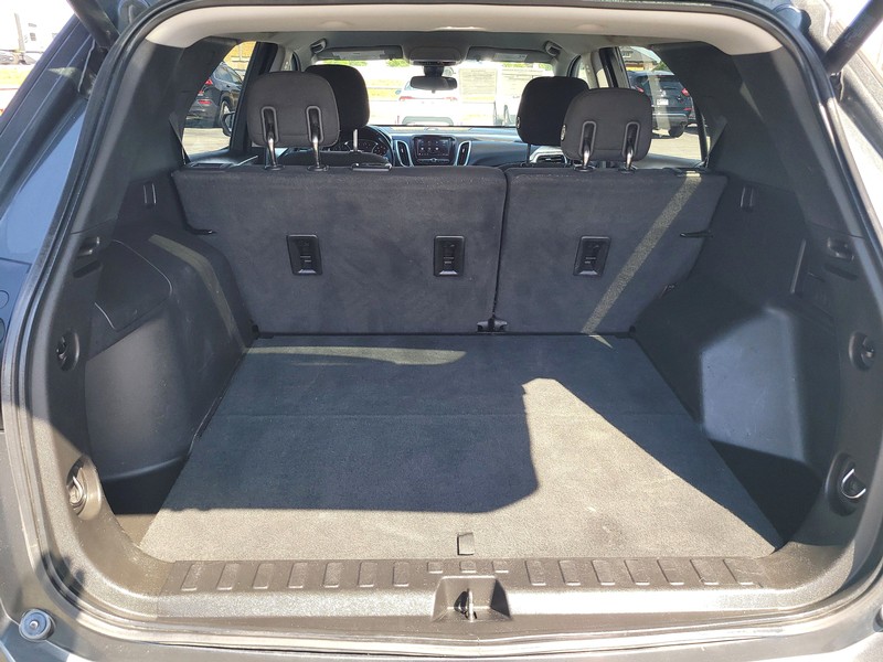 Chevrolet Equinox Vehicle Full-screen Gallery Image 11