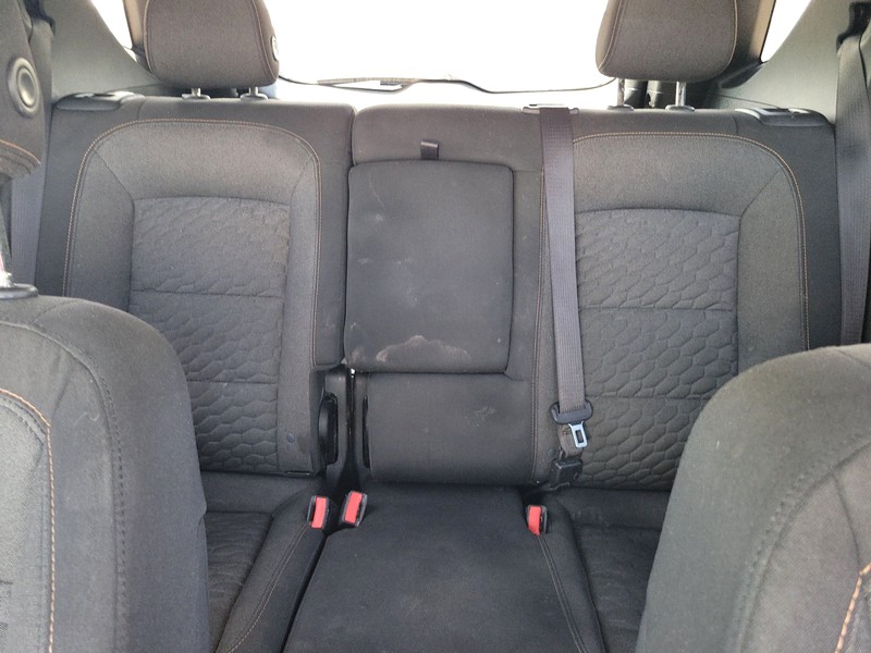 Chevrolet Equinox Vehicle Full-screen Gallery Image 13