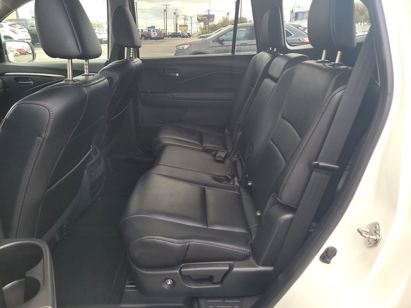 Honda Pilot Vehicle Full-screen Gallery Image 10