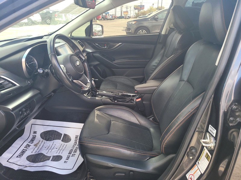 Subaru Crosstrek Vehicle Full-screen Gallery Image 9