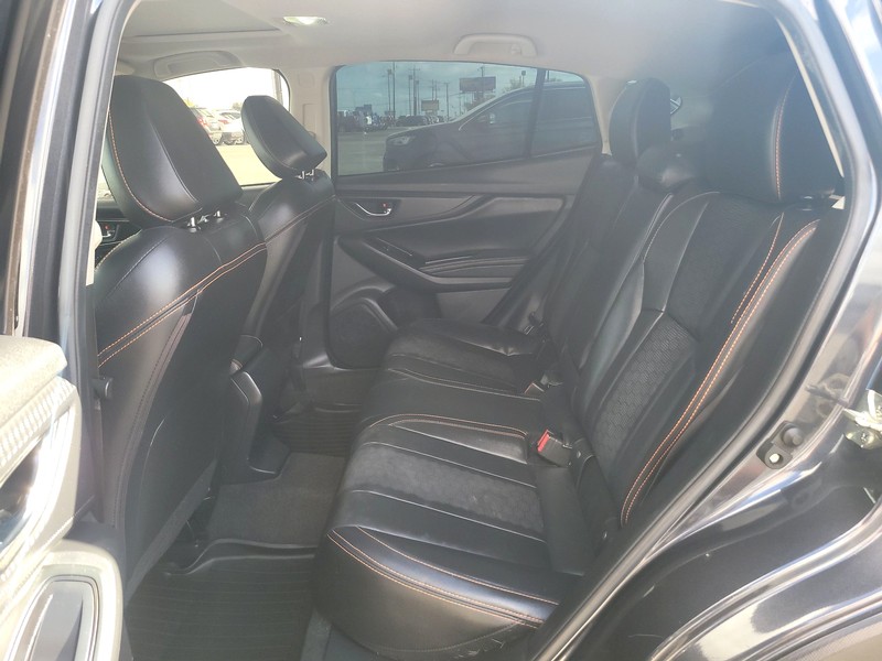 Subaru Crosstrek Vehicle Full-screen Gallery Image 10