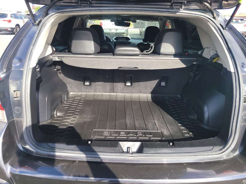 Subaru Crosstrek Vehicle Full-screen Gallery Image 11