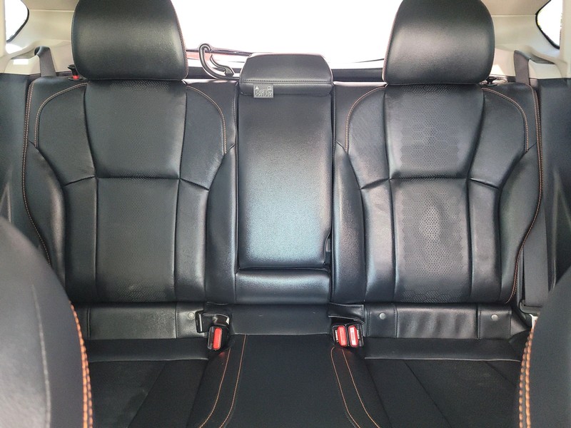 Subaru Crosstrek Vehicle Full-screen Gallery Image 13