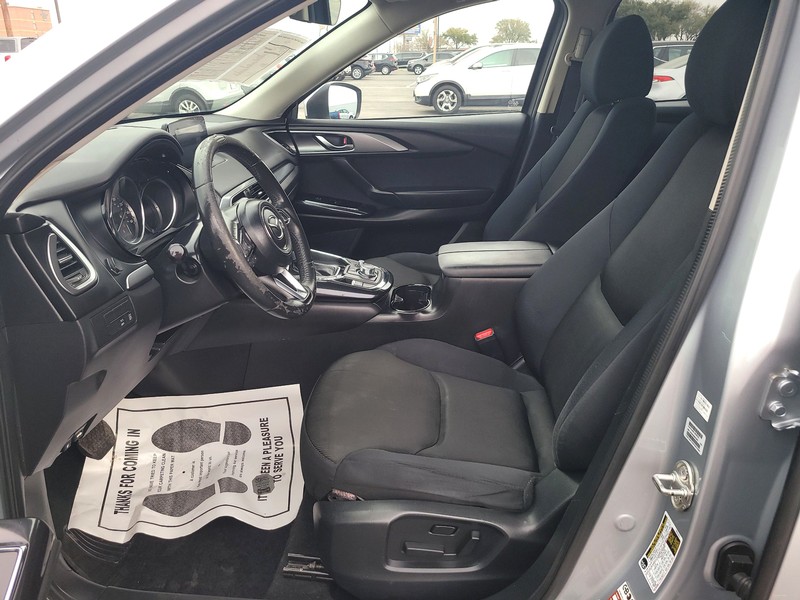 Mazda CX-9 Vehicle Full-screen Gallery Image 9