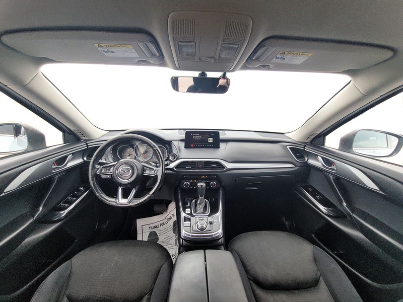 Mazda CX-9 Vehicle Full-screen Gallery Image 15