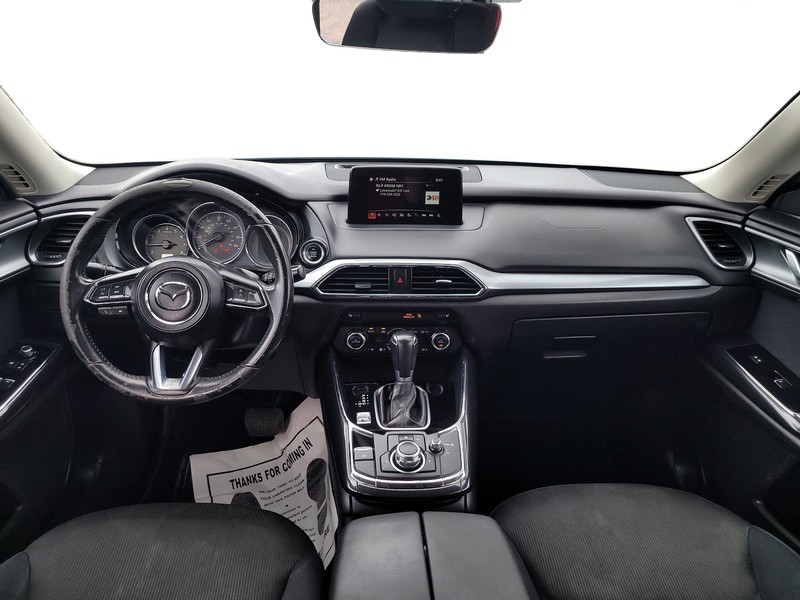 Mazda CX-9 Vehicle Full-screen Gallery Image 16