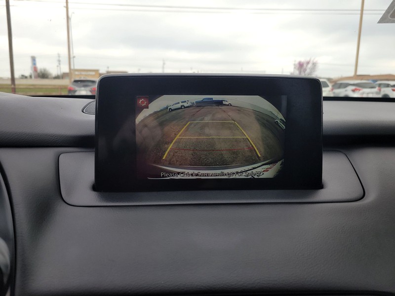 Mazda CX-9 Vehicle Full-screen Gallery Image 17