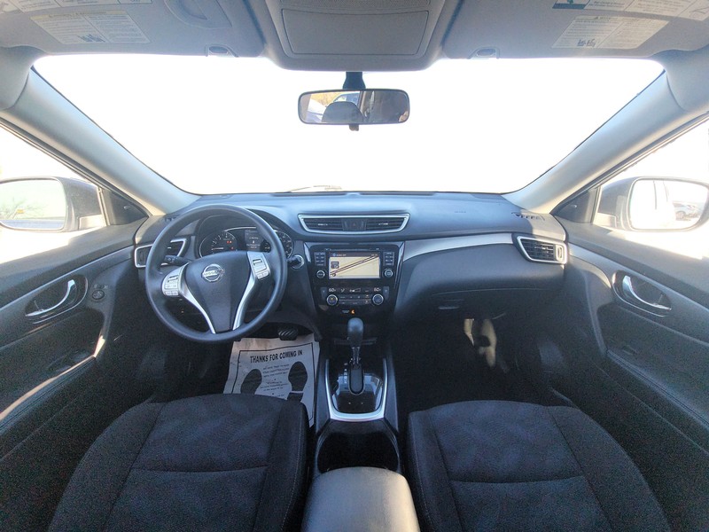 Nissan Rogue Vehicle Full-screen Gallery Image 15