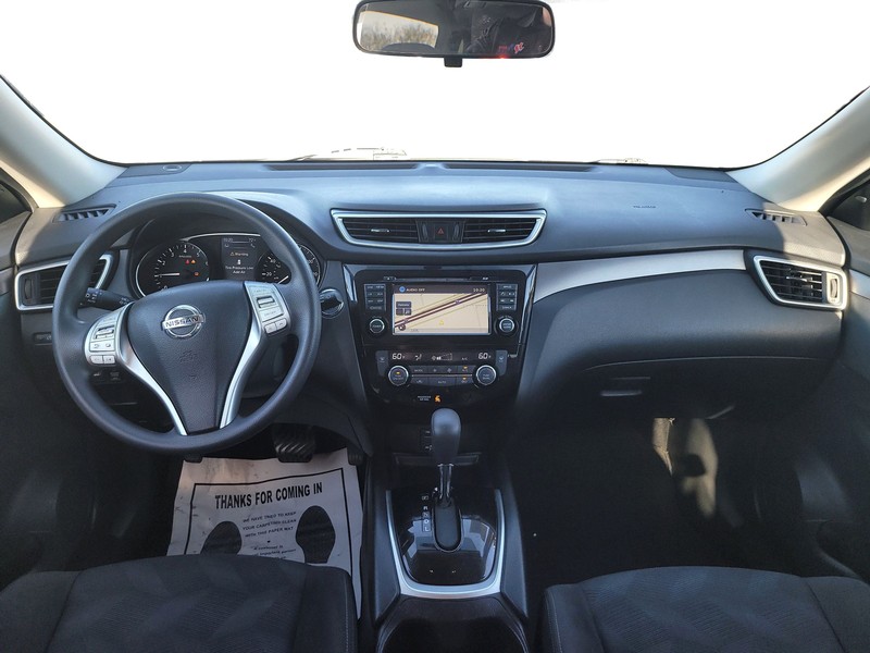 Nissan Rogue Vehicle Full-screen Gallery Image 16